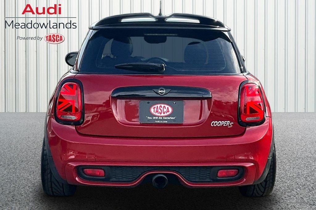 Used 2016 Red MINI Base image 5