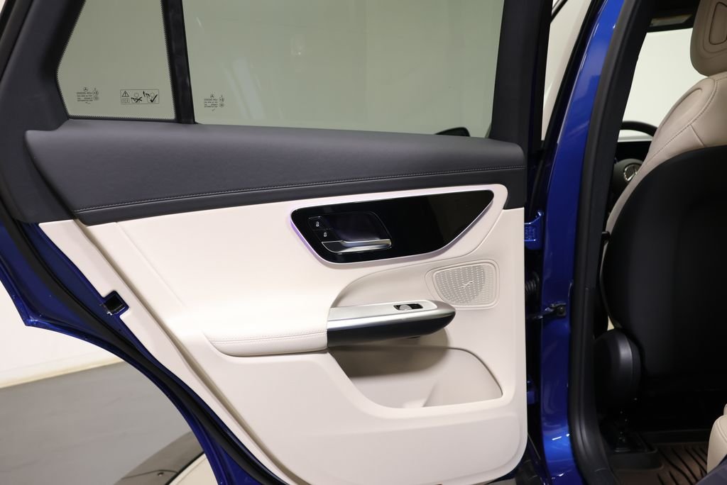 Used 2027 Starling Blue Metallic Mercedes-Benz GLC 300 image 39