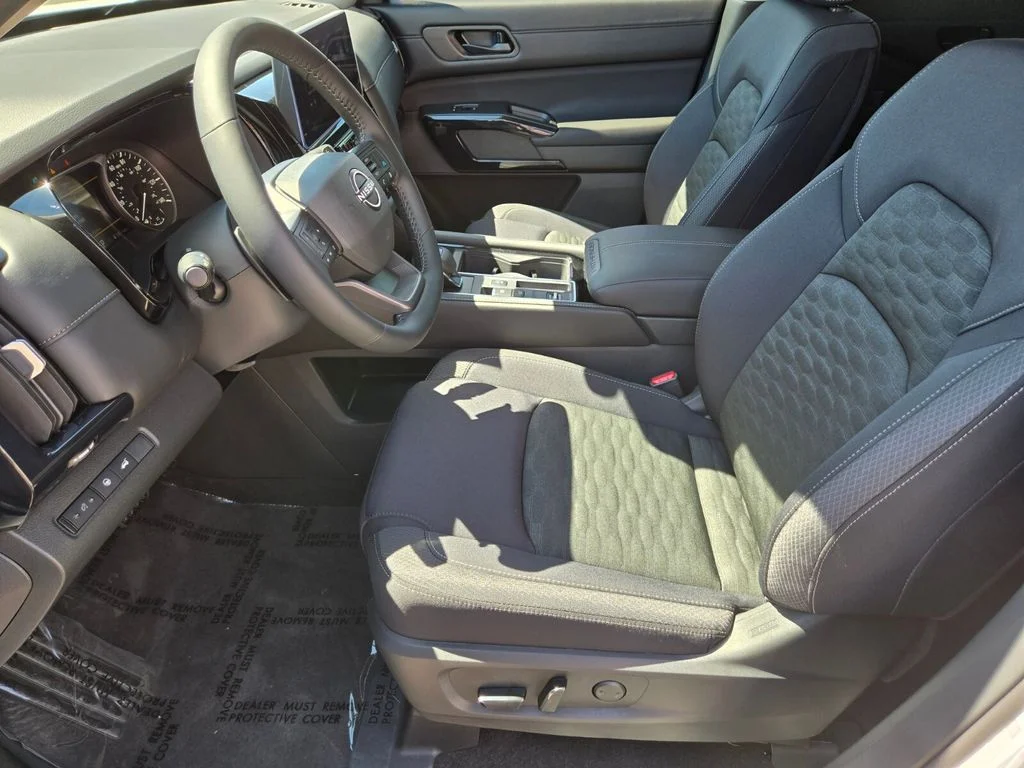 New 2026 Everest White Pearl TriCoat Nissan SV image 10