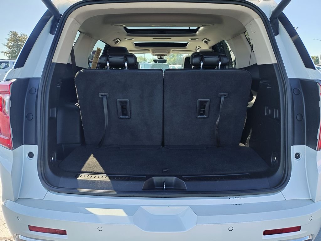 Used 2022 White GMC Denali image 9