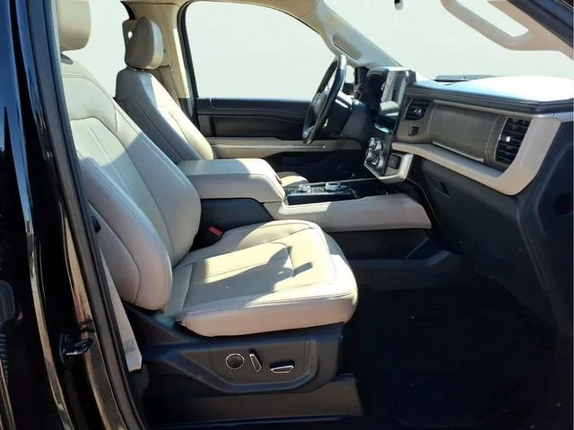 Used 2024  Ford Limited image 27