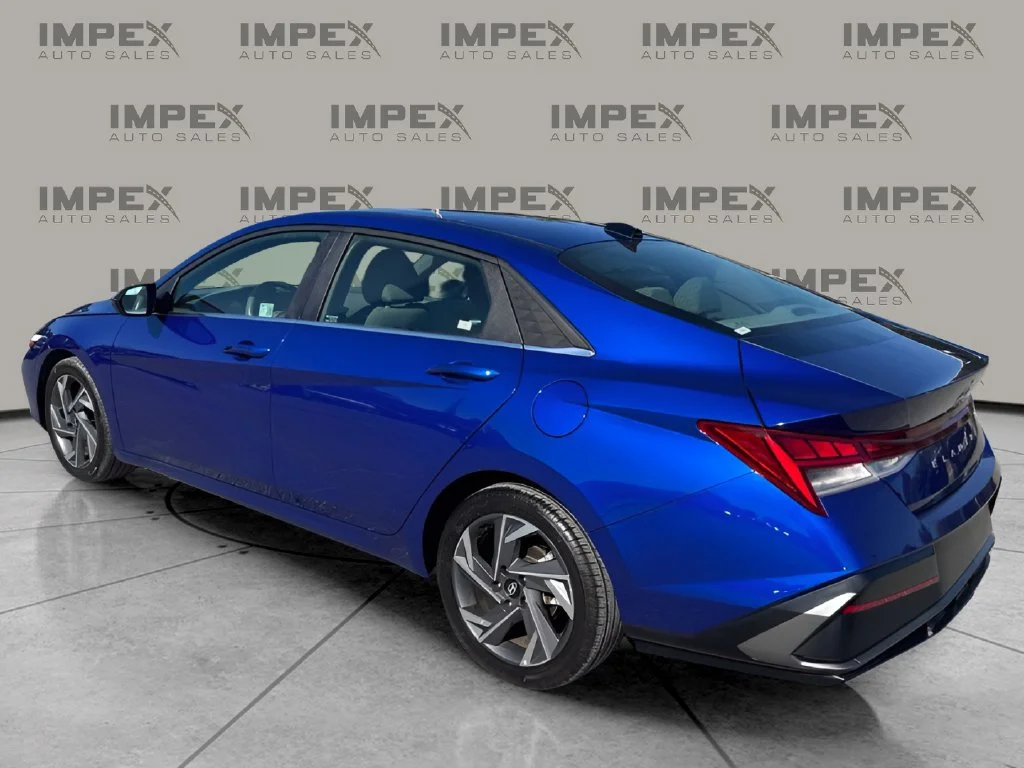 Used 2025 Blue Hyundai SEL Convenience image 3