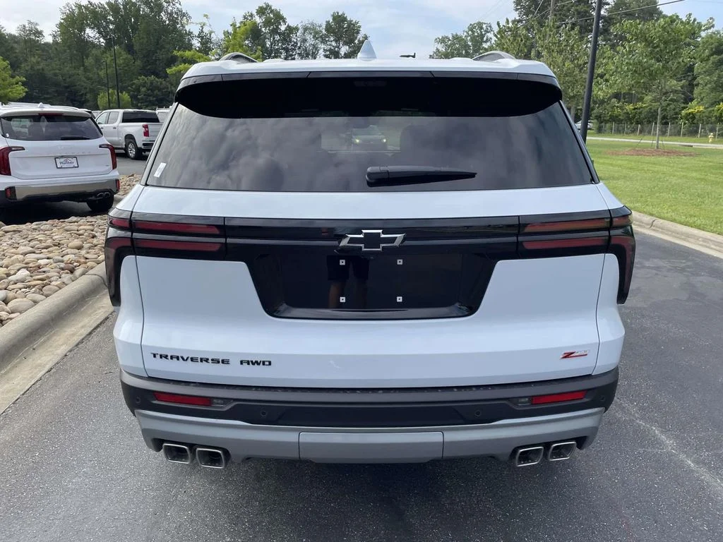 New 2026 Polar White Tricoat Chevrolet Z71 image 5