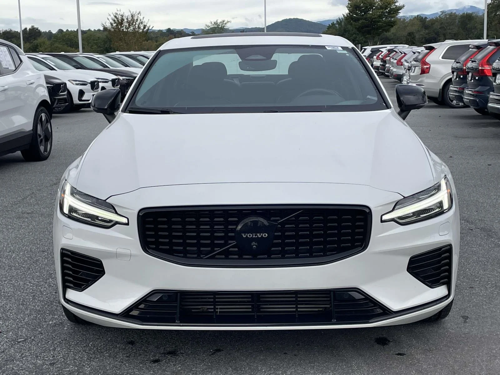 Used 2024 Crystal White Metallic Volvo Plus Black Edition image 23