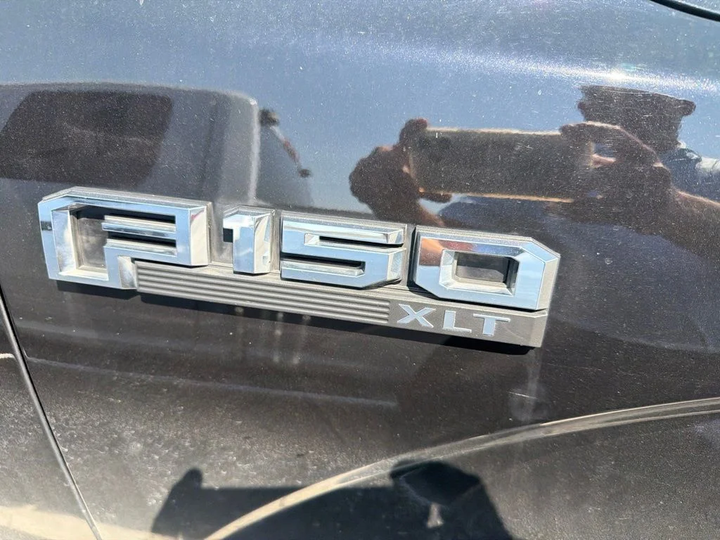 Used 2020 Black Ford XLT image 6