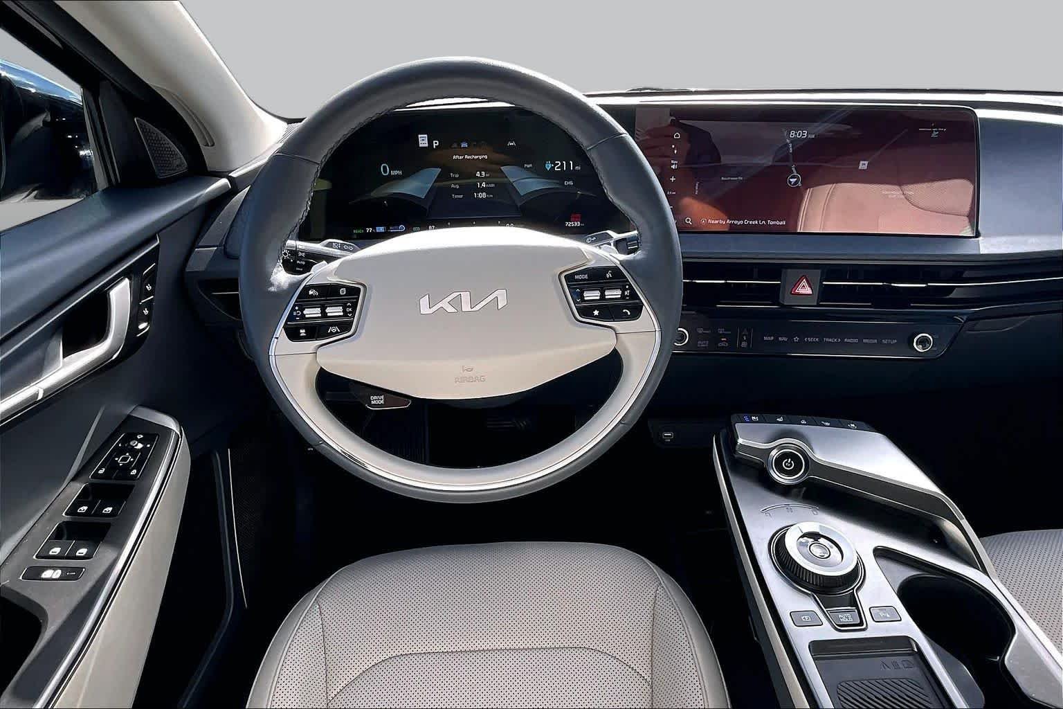Used 2022 Gravity Blue Kia Wind image 5