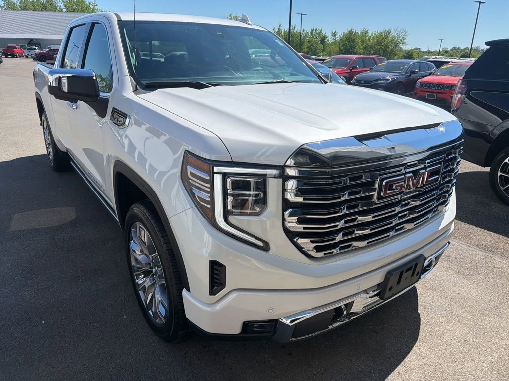 2024 GMC Sierra 4WD Crew Cab Short Box Denali's photo