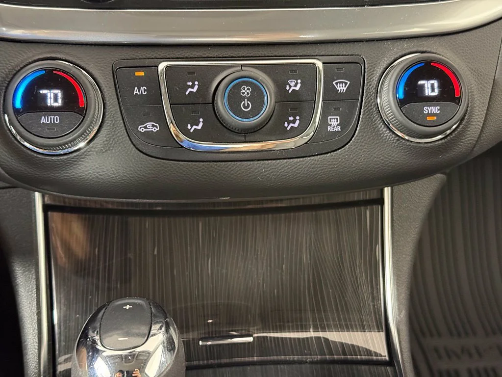 Used 2019 CAJUN RED TINTCOAT Chevrolet LT image 15