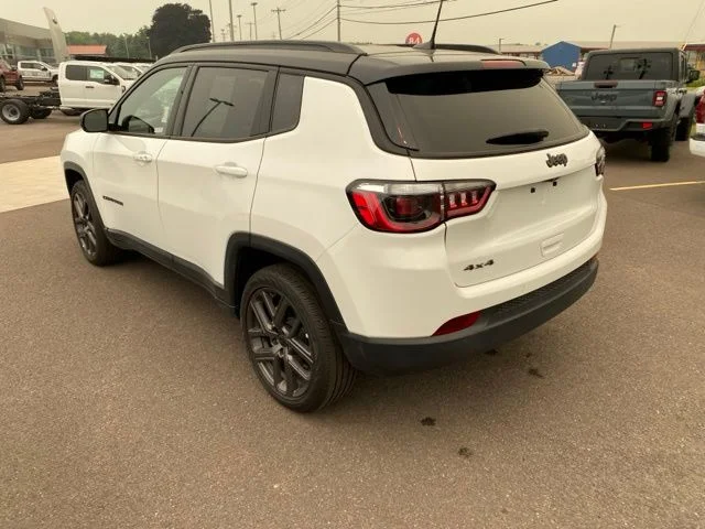Used 2026 White Jeep Limited image 3