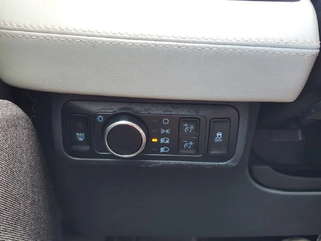 Used 2023 Space White Metallic Ford Premium image 24