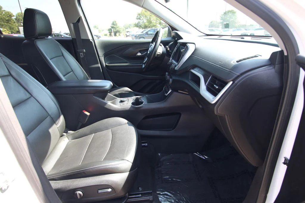 Used 2024 White GMC SLT image 8