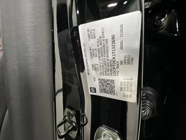 New 2026 Black Chevrolet Z71 image 35
