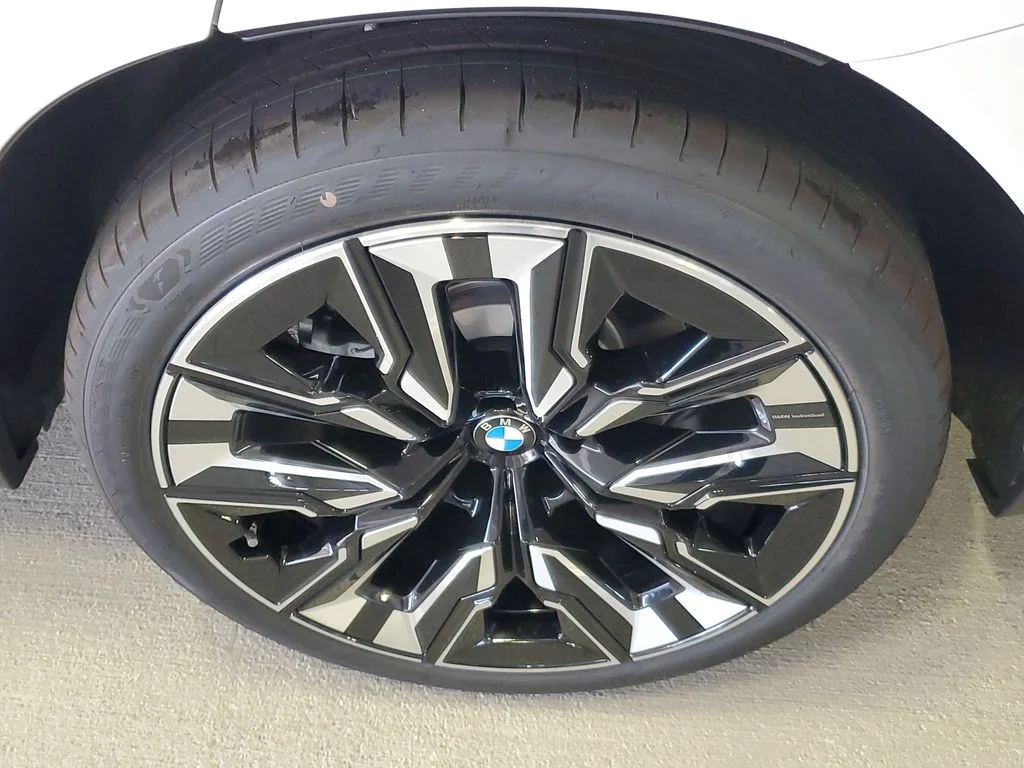 Used 2026 White BMW 30 xDrive image 5