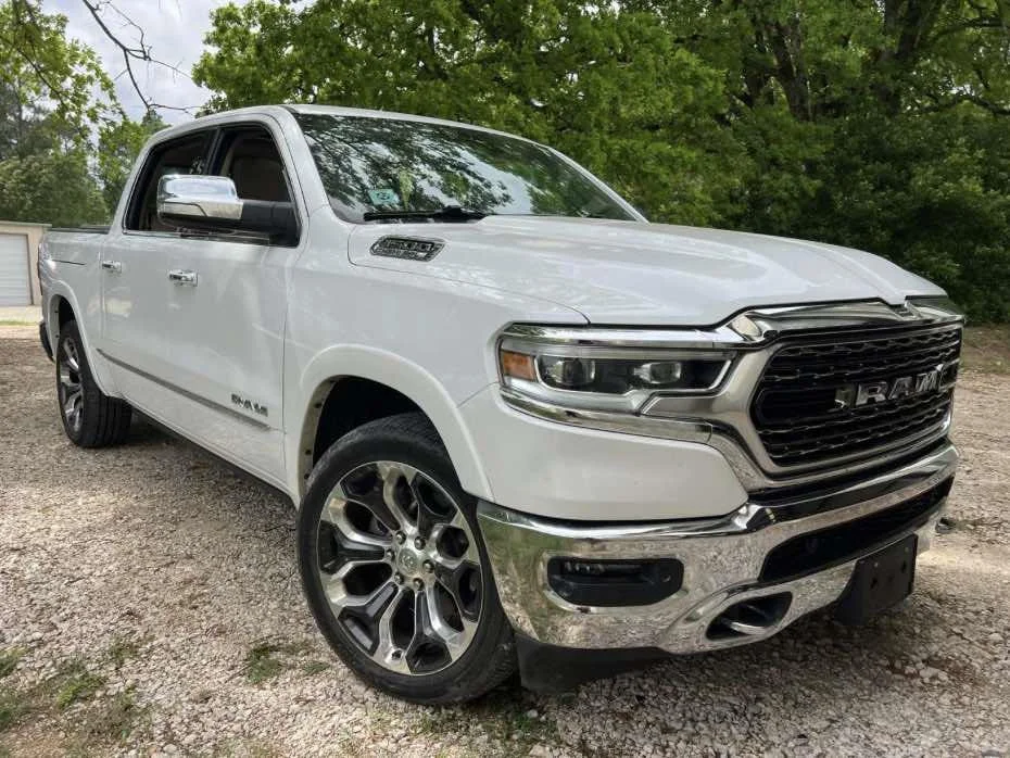2019 RAM 1500 Limited 4x4 Crew Cab 5'7's photo
