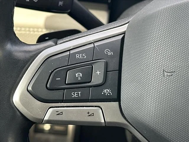 Used 2024  Volkswagen 2.0T SEL Premium R-Line image 26