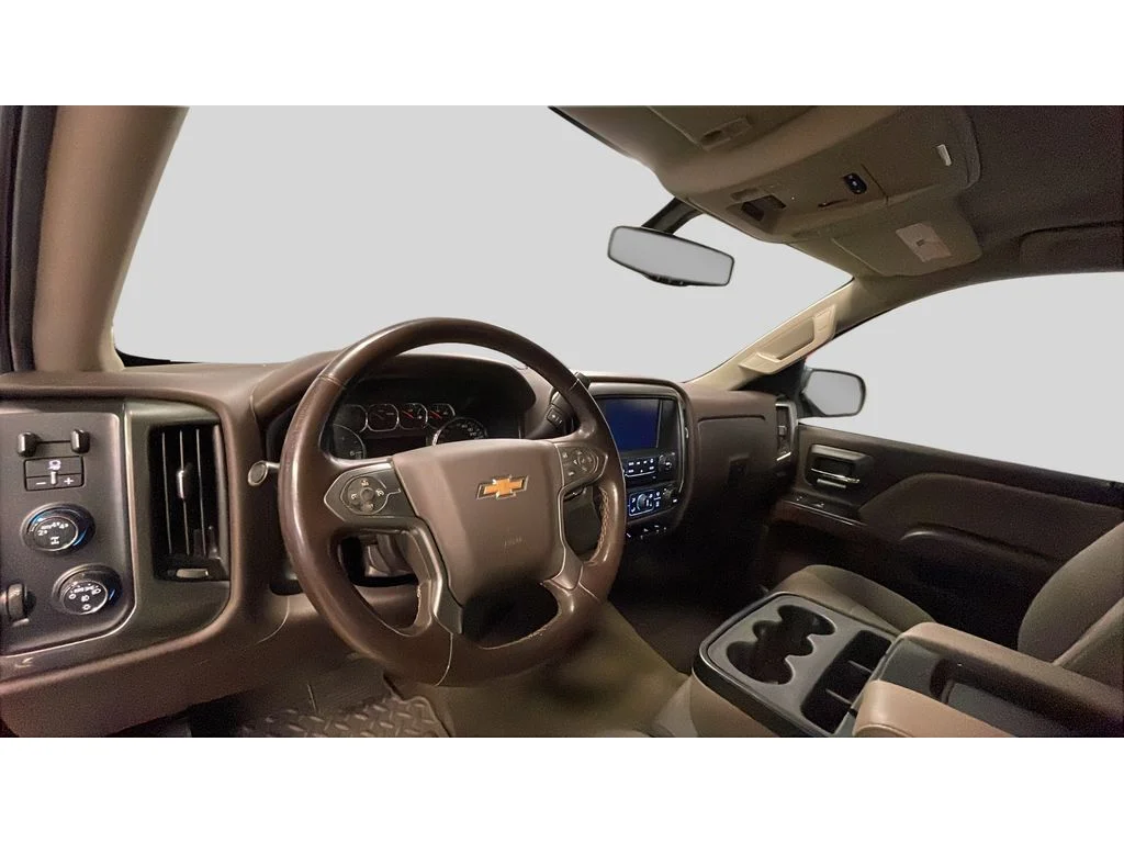 Used 2018 Deep Ocean Blue Metallic Chevrolet LT image 11