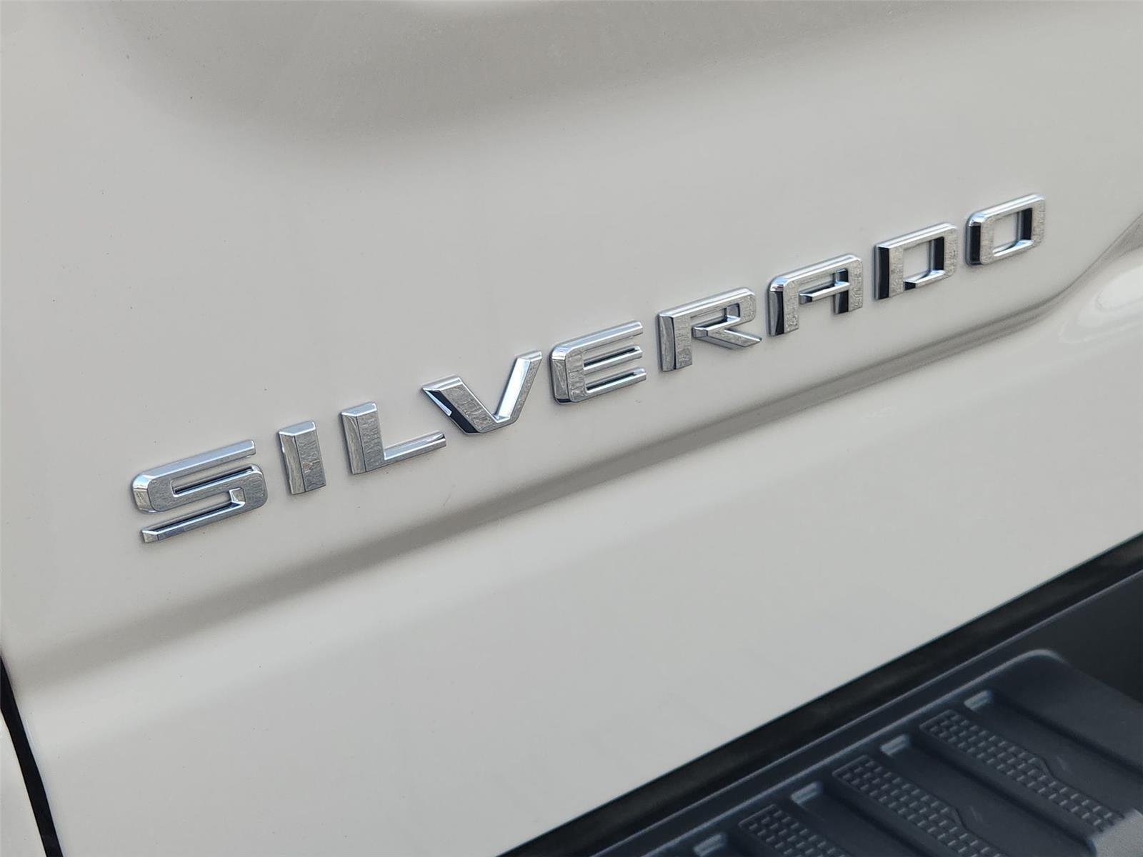 New 2026 White Sands Chevrolet RST image 33
