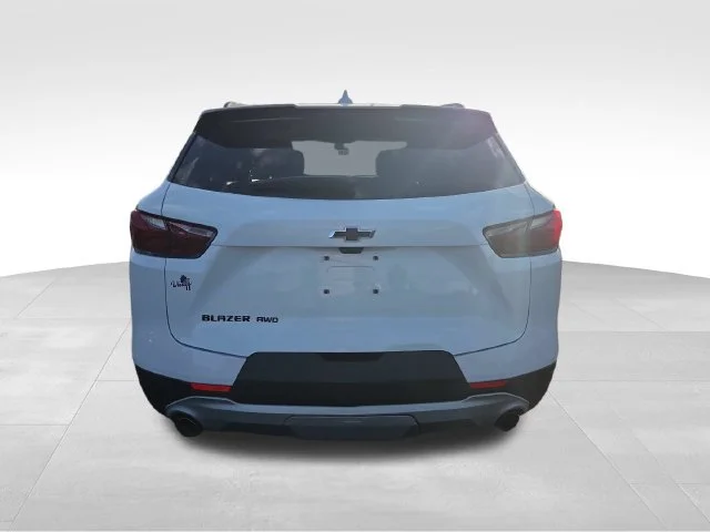 Used 2020 SUMMIT WHITE Chevrolet LT image 4