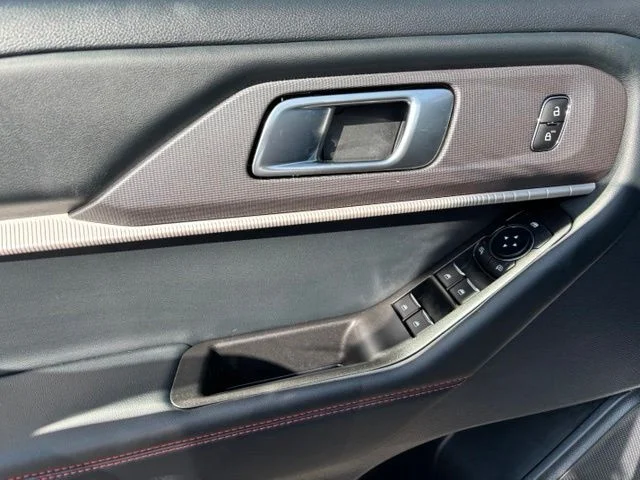 Used 2025 Gray Ford ST-Line image 12