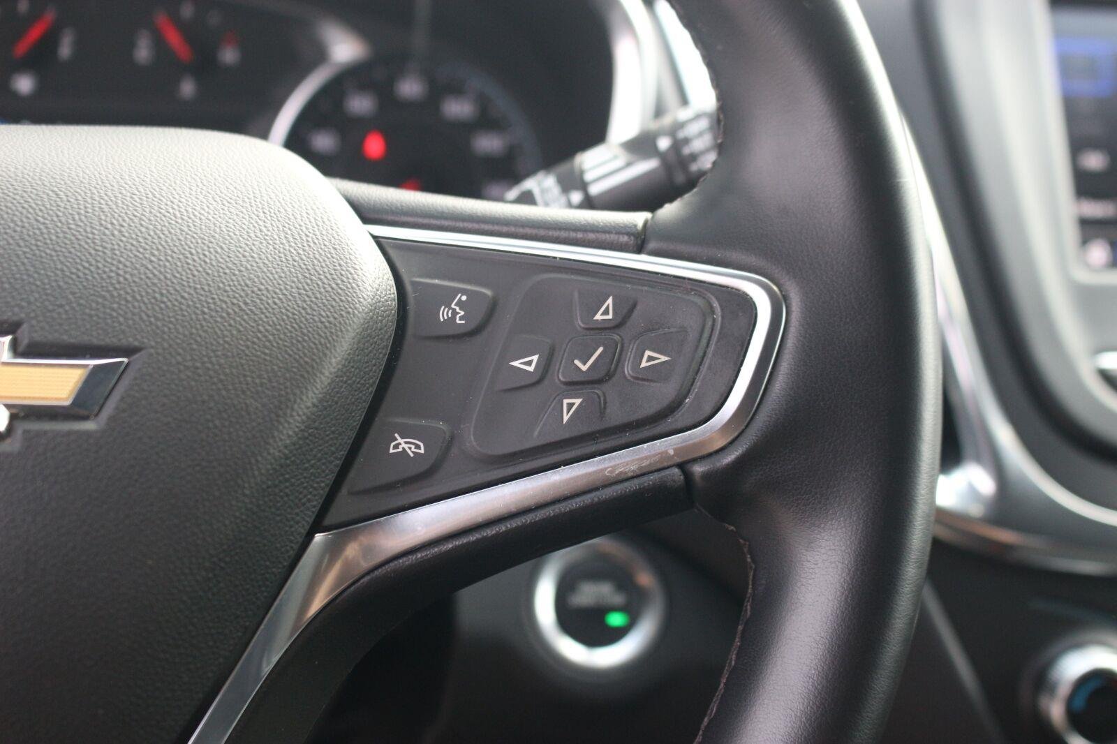 Used 2024 Lakeshore Blue Metallic Chevrolet LT image 17