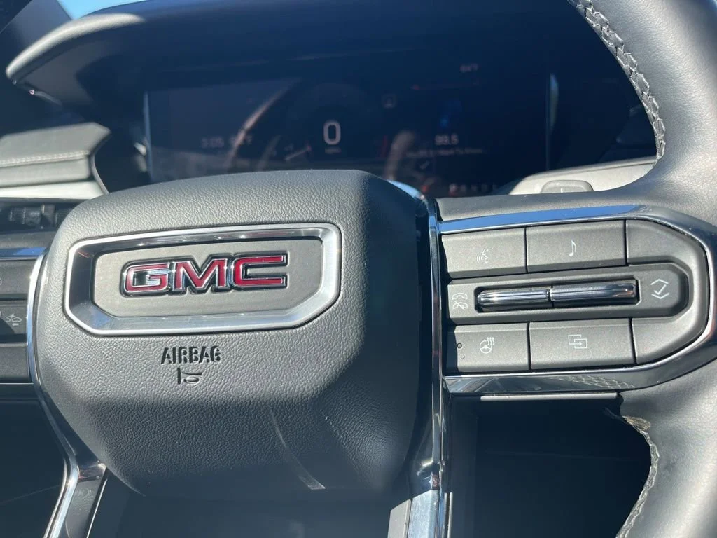 Used 2025 Sterling Metallic GMC Elevation image 17