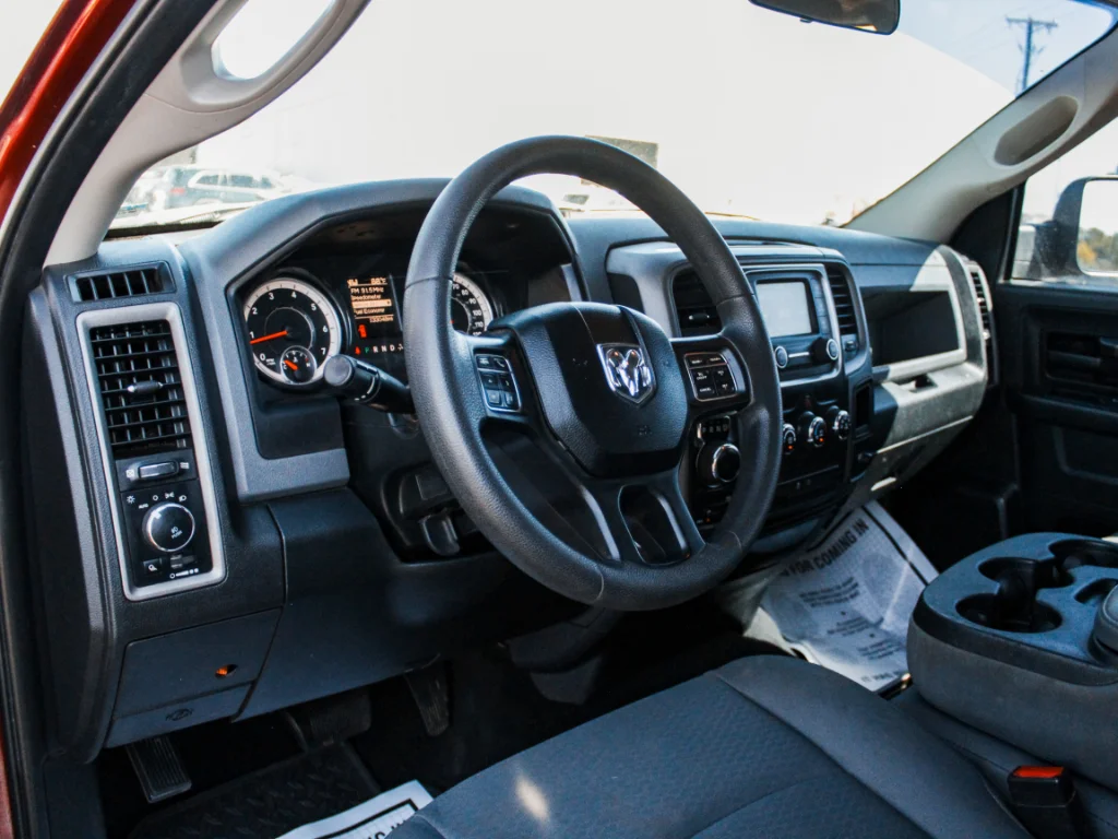 Used 2018 Brilliant Black Crystal Pearlcoat Ram Express image 10