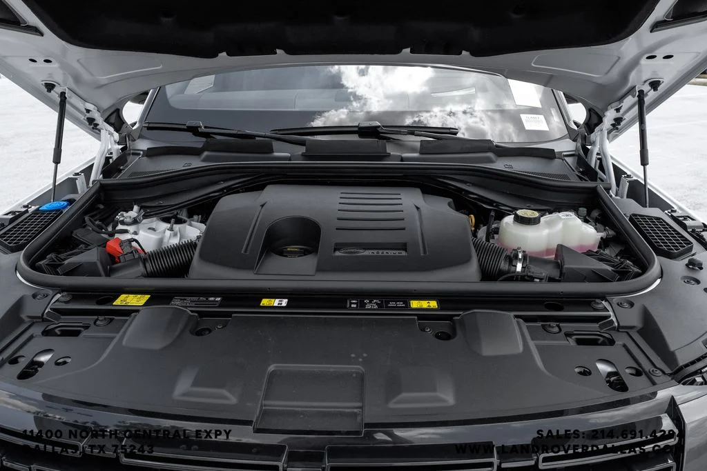New 2026 Fuji White Land Rover SE image 57