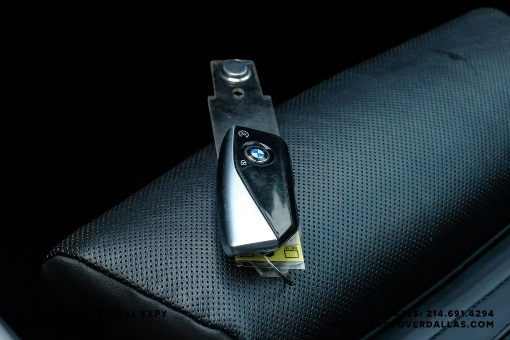 Used 2023 Mineral White Metallic BMW xDrive40i image 63