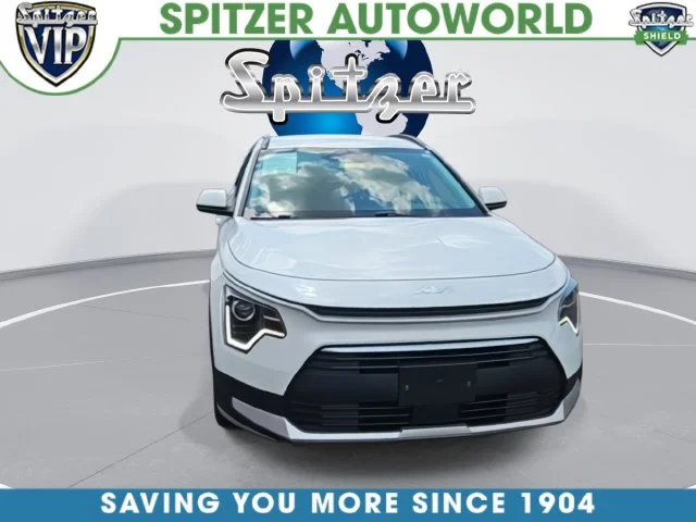 Used 2023 White Kia EX image 3
