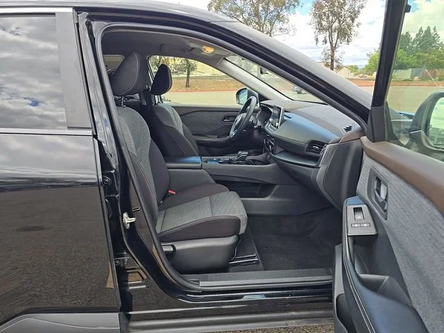 Used 2021 Super Black Nissan S image 7