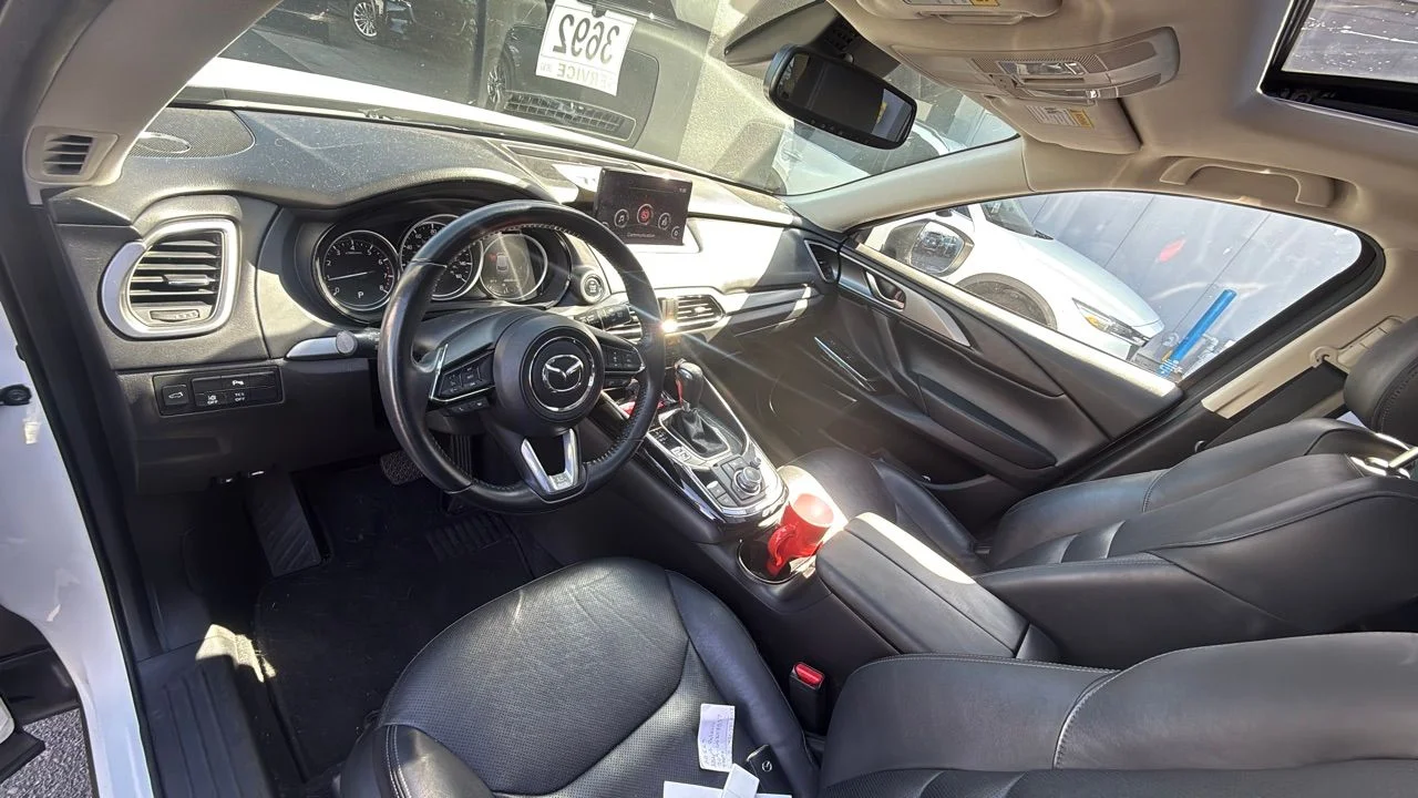 Used 2020 Snowflake White Pearl Mica Mazda Touring image 3