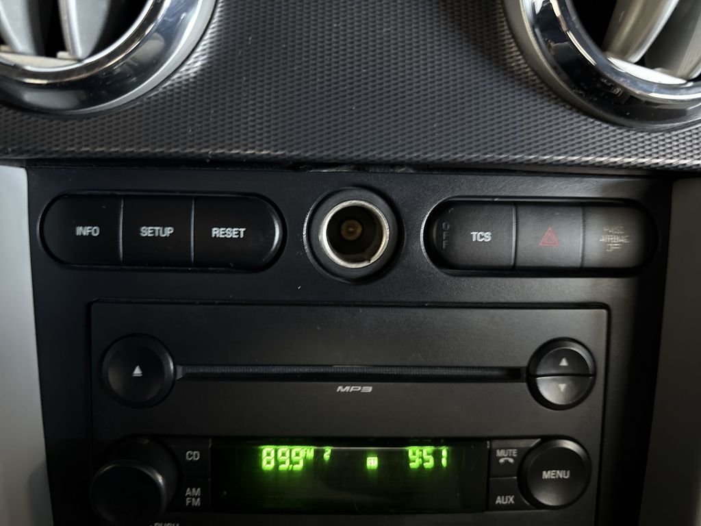 Used 2007 Blue Ford V6 Deluxe image 28