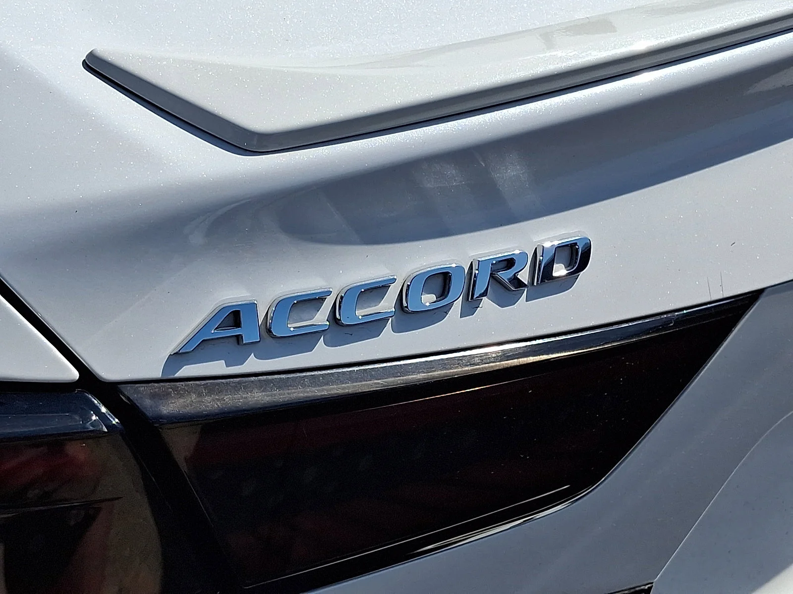Used 2020 Platinum White Pearl Honda Sport image 28