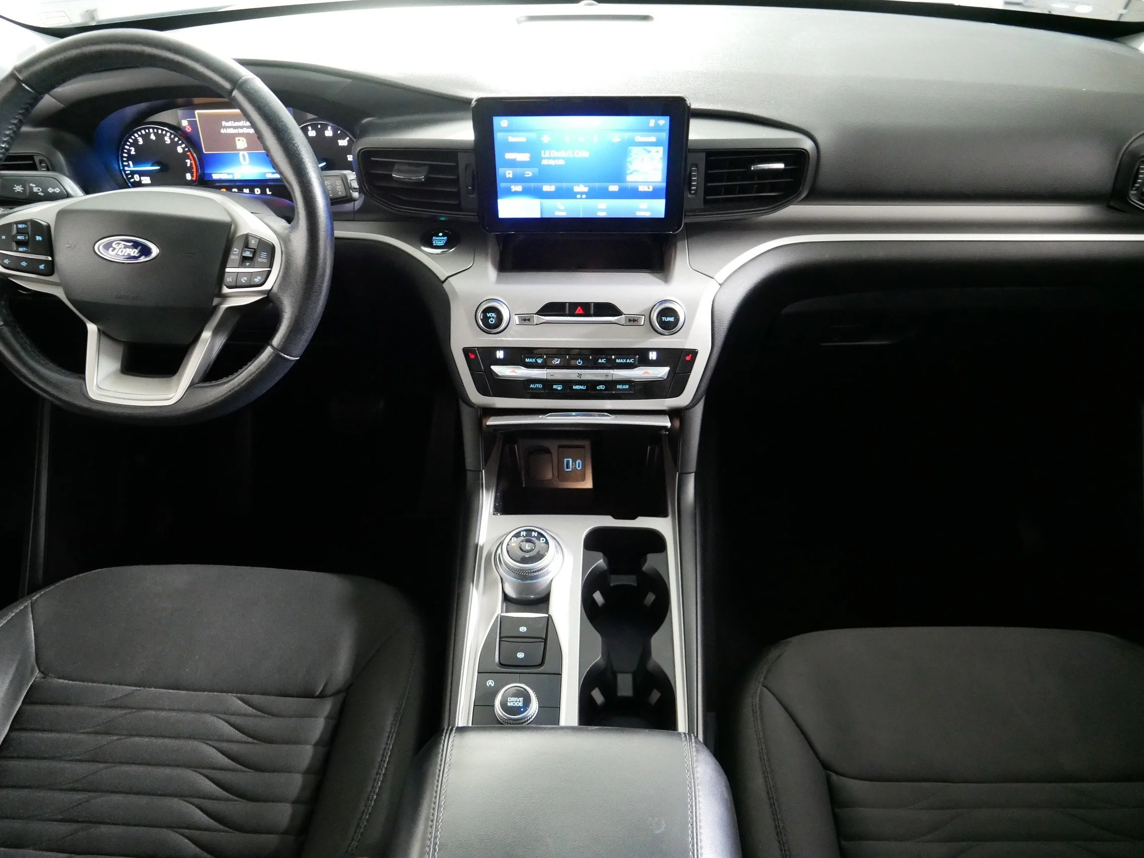 2021 Ford Explorer XLT - Photo 10