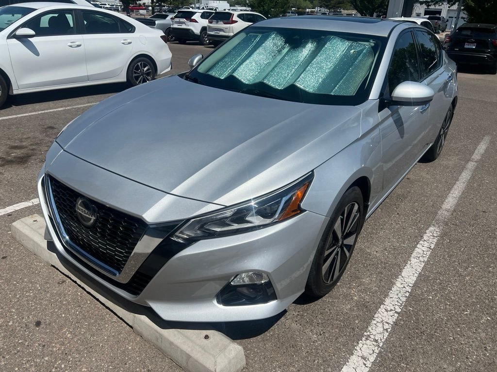 Used 2022 Silver Nissan 2.5 SL image 2
