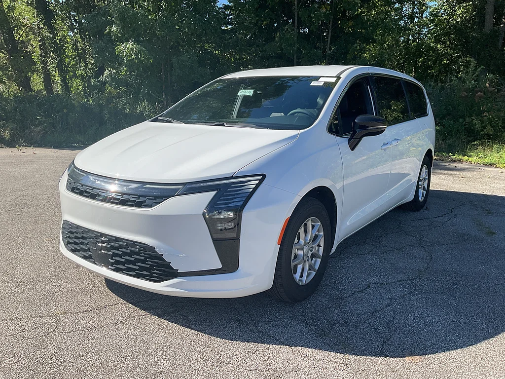 New 2027 Bright White Clear-Coat Paint Chrysler Select image 3