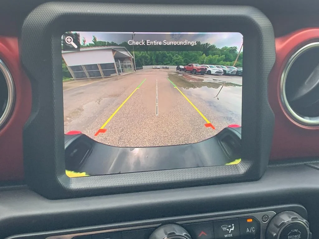 Used 2023  Jeep Rubicon image 22