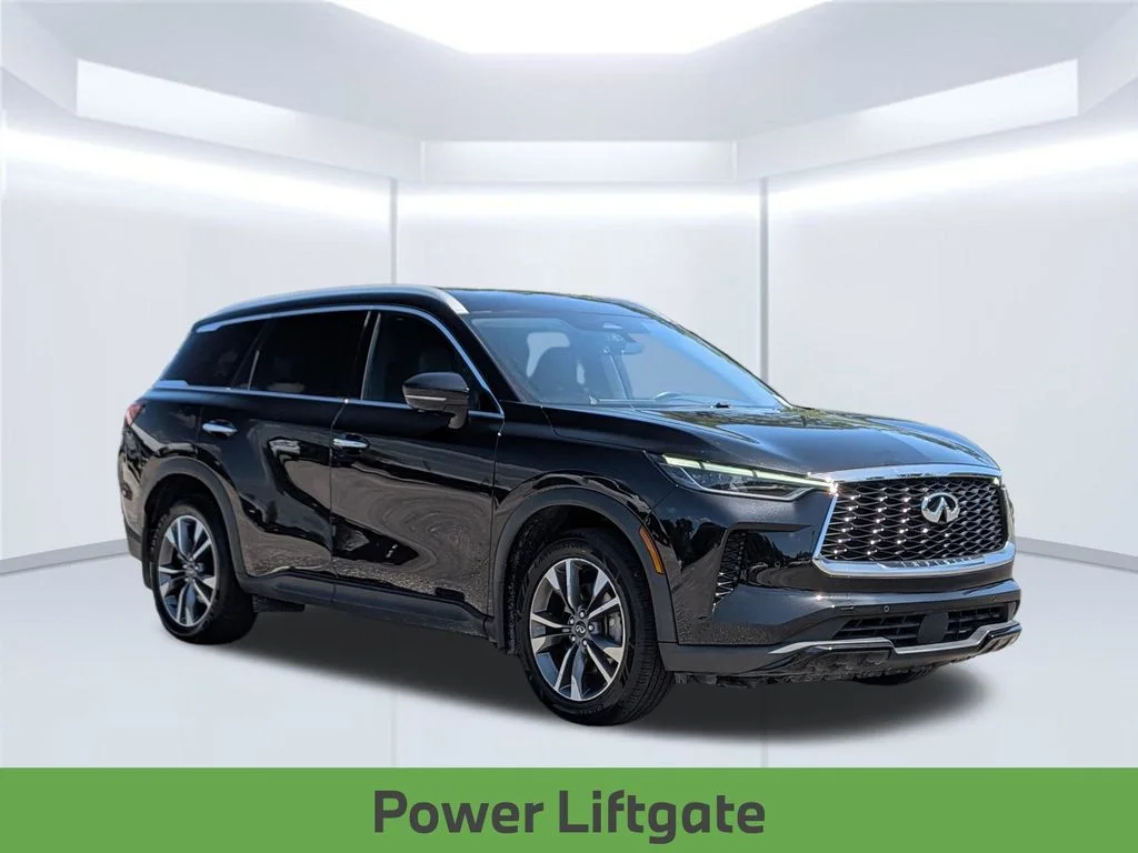 Used 2023 Black INFINITI LUXE image 10