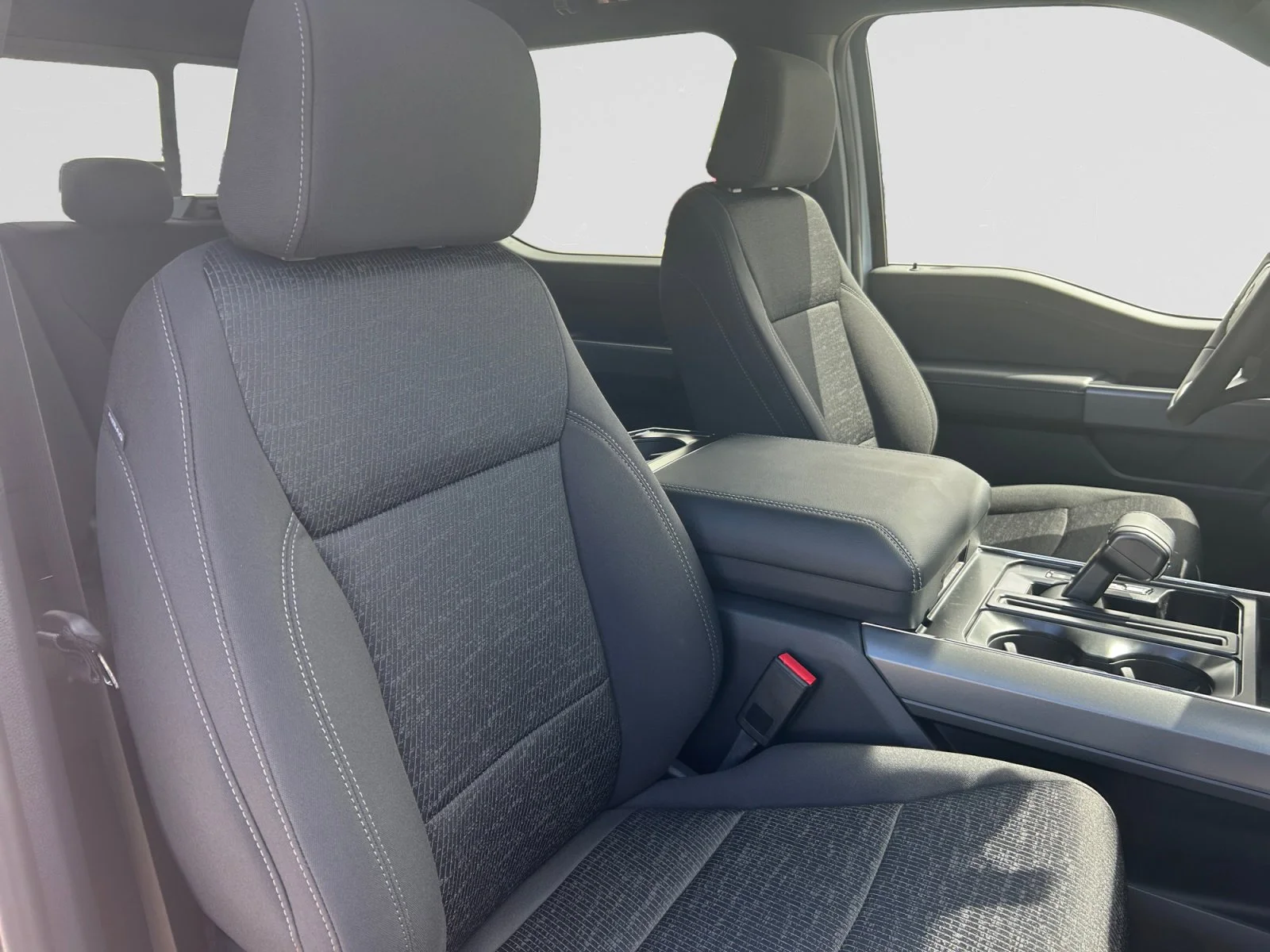 New 2026 Oxford White Ford XLT image 11