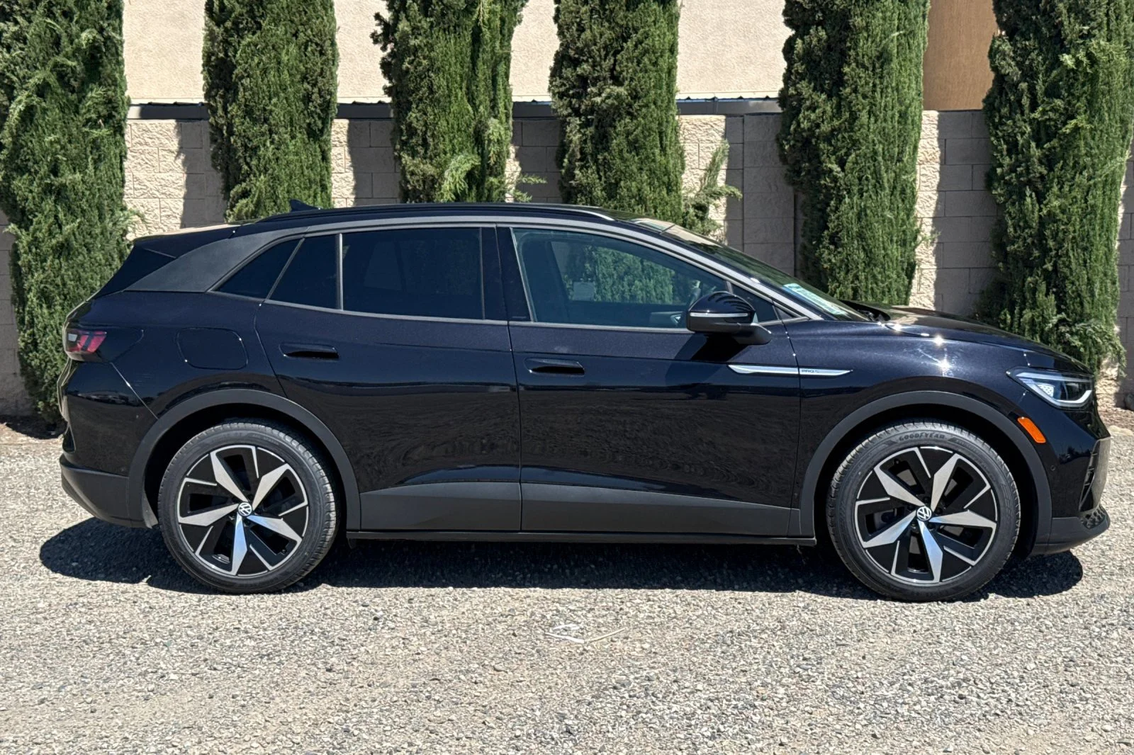 Certified Used 2023 Black Volkswagen  image 3