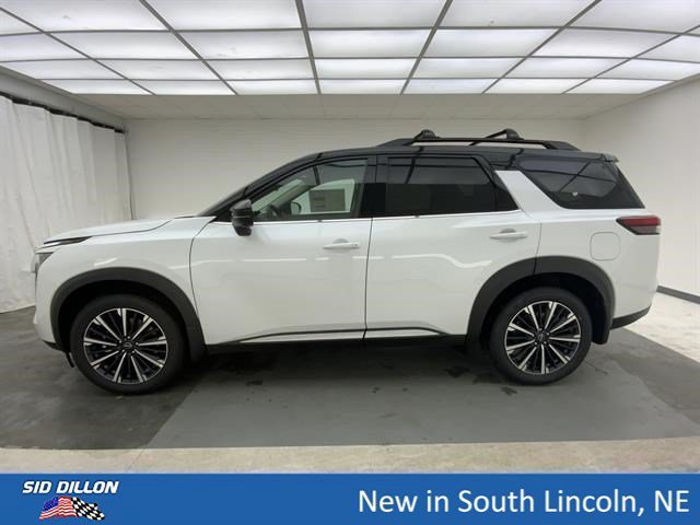 New 2026 Everest White Pearl Tricoat/Super Black Nissan Platinum image 2