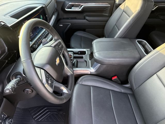 Used 2025 Black Chevrolet LTZ image 17