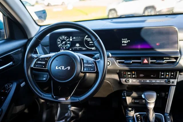 Used 2024 Pluton Blue Kia SX image 6