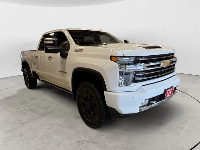 Used 2022 White Chevrolet High Country image 8