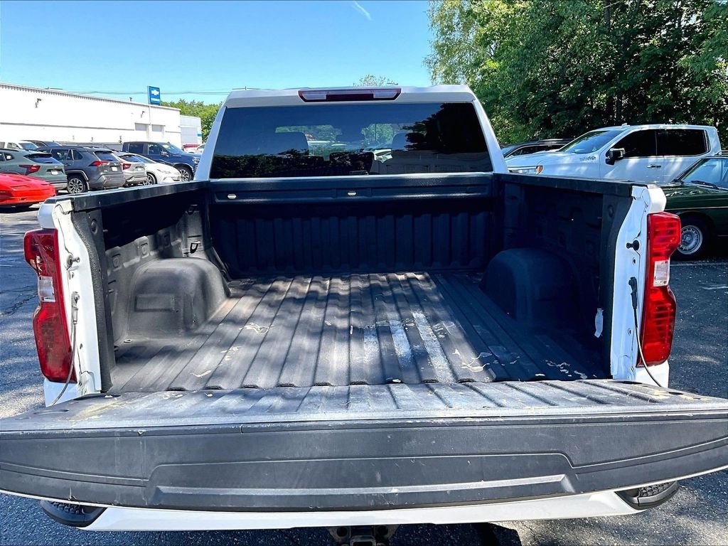 Used 2023 White Chevrolet Custom image 30