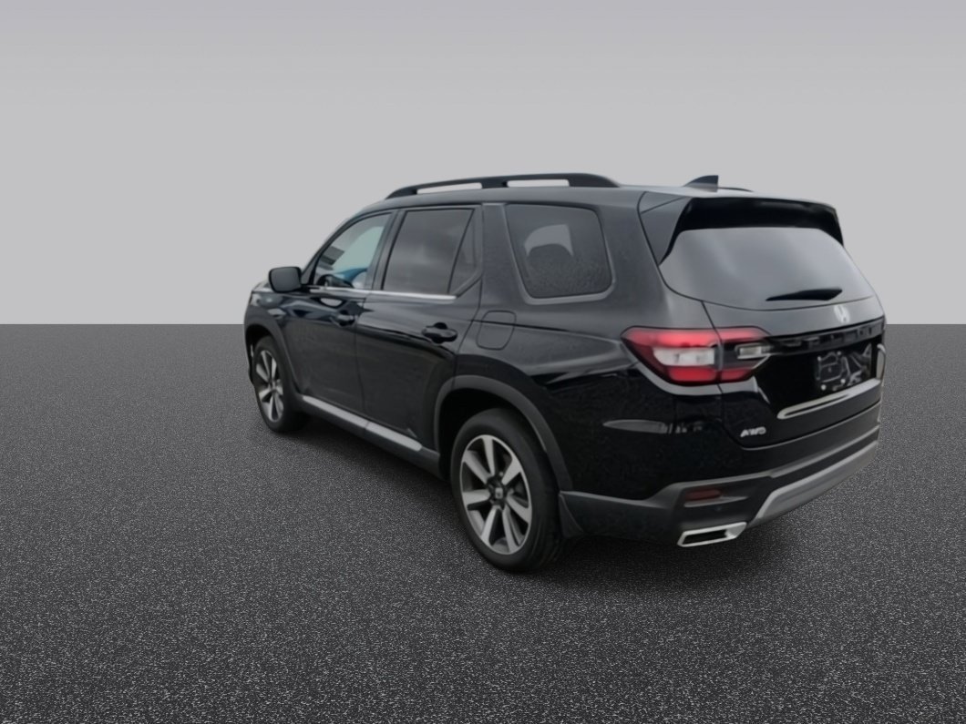 Used 2024 Black Honda Touring image 6