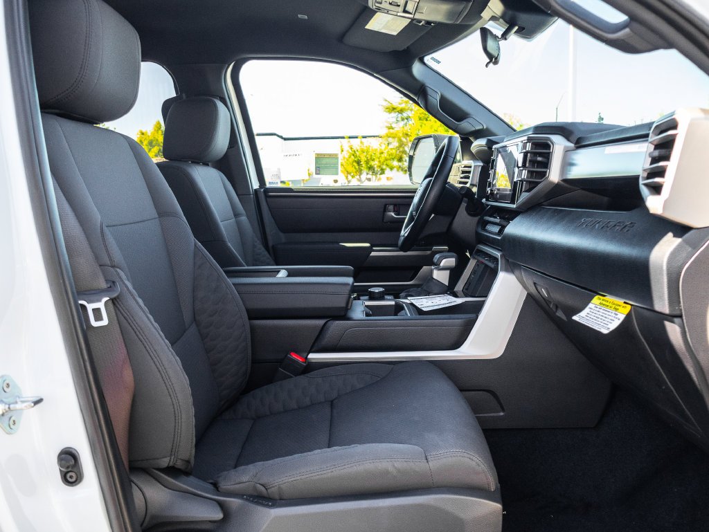 2026 Toyota Tundra SR5 - Photo 14