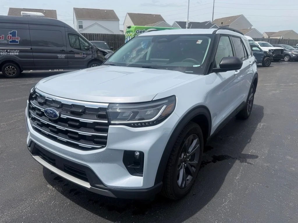 New 2026 Space White Metallic Ford Active image 6
