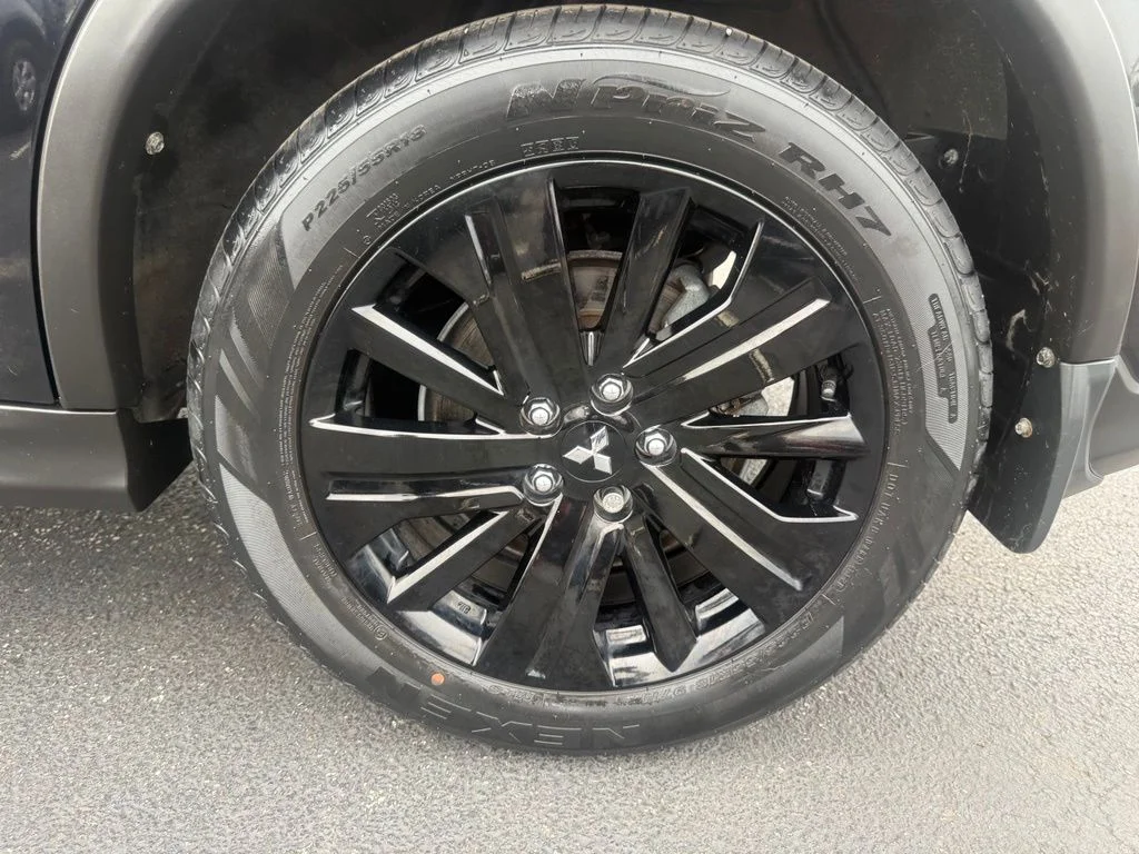 Certified Used 2021 Labrador Black Metallic Mitsubishi 2.0 LE image 28