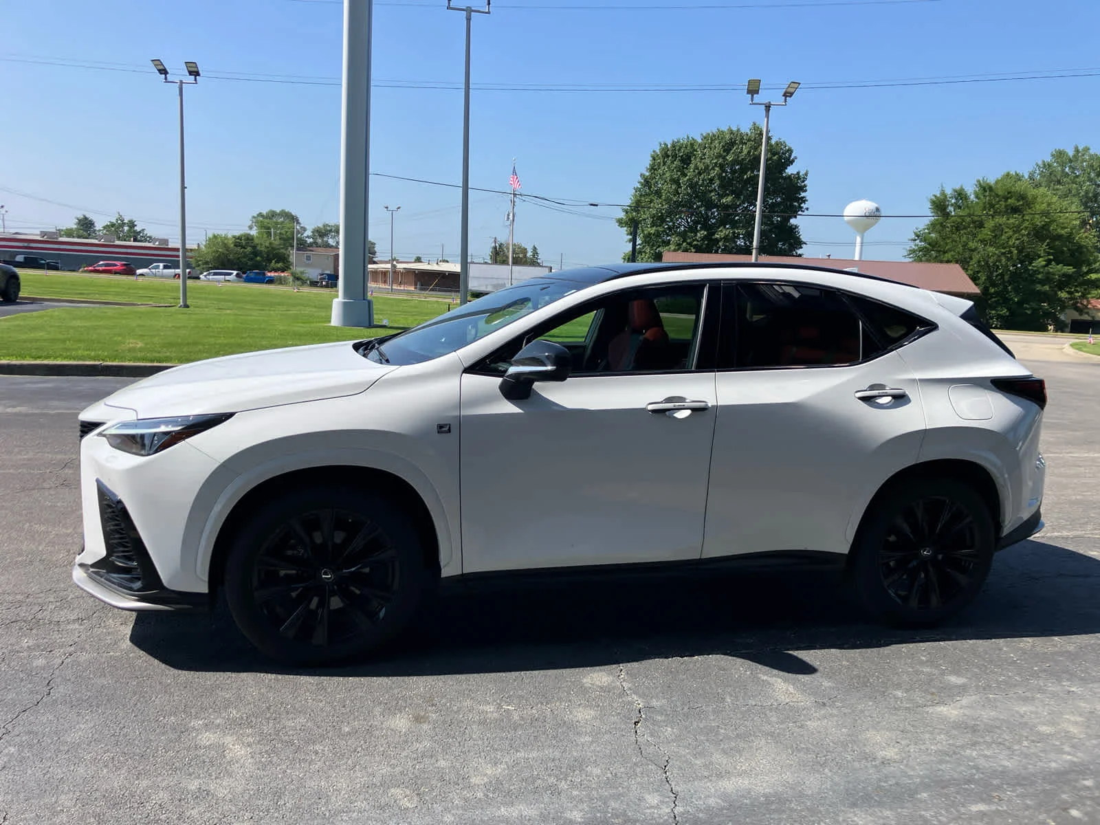 Used 2022 Ultra White Lexus F SPORT Handling image 6